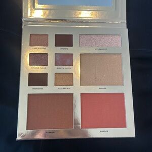 Iconic Face and Eyeshadow Palette